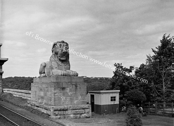 STEPHENSON'S BRIDGE FROM LONDON - HOLLYHEAD TRAIN STONE LION